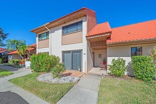 6650 Draw Ln in Sarasota, FL - Building Photo