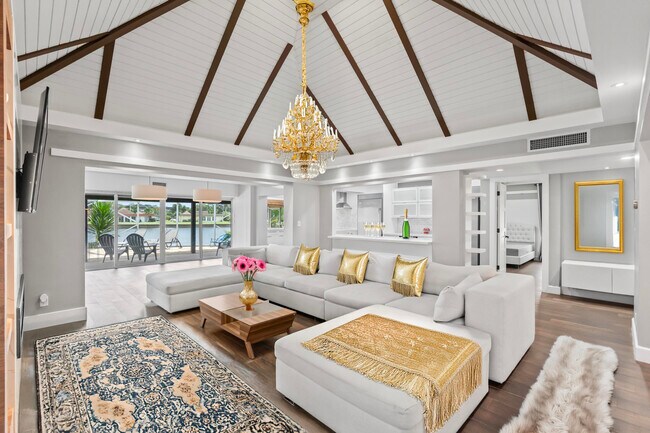 6106 Royal Poinciana Ln in Tamarac, FL - Building Photo - Building Photo