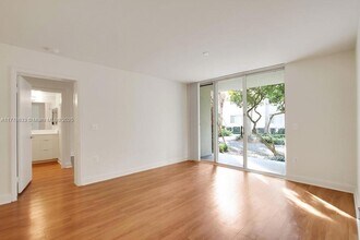 3605 NE 207th St, Unit 2108 in Miami, FL - Building Photo - Building Photo