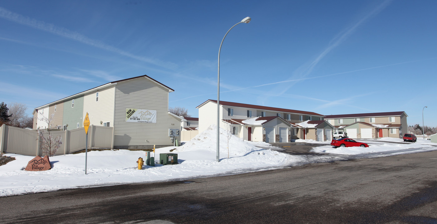 Two Top Village Town Homes in Idaho Falls, ID - Foto de edificio