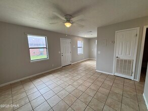 2407 E 10th St in Panama City, FL - Building Photo - Building Photo