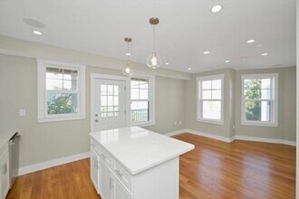 97 Robey St in Boston, MA - Building Photo - Building Photo