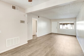 Chancellor Arms in Riverside, CA - Building Photo - Building Photo