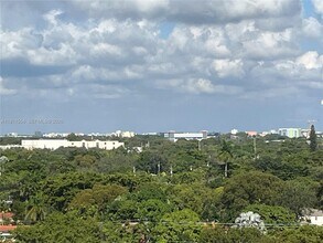 3590 Coral Wy in Miami, FL - Building Photo - Building Photo