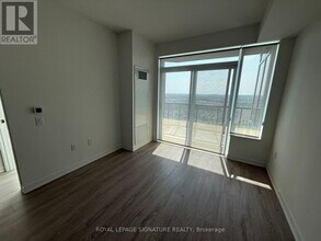 2495 Eglinton Ave W in Mississauga, ON - Building Photo - Building Photo