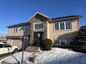 18 Madison Ave in Charlottetown, PE - Building Photo