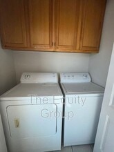 2521 W Lark Ave in Visalia, CA - Building Photo - Building Photo