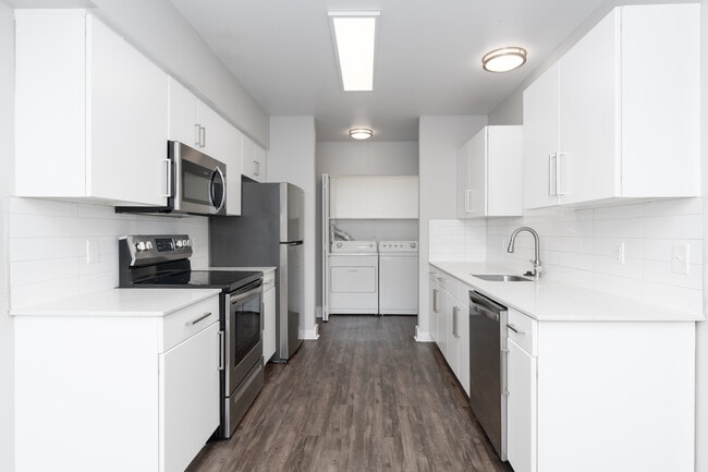 5819 Glisan in Portland, OR - Foto de edificio - Interior Photo