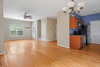 26 Oakcrest Pl in Asheville, NC - Building Photo - Building Photo