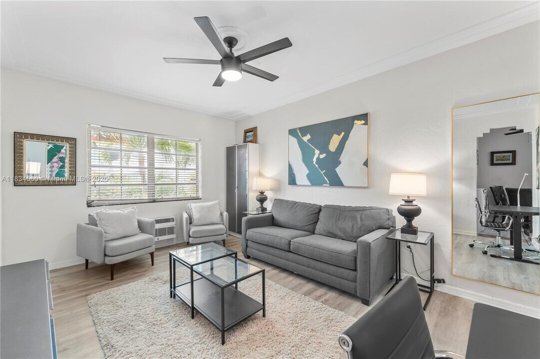 819 Meridian Ave in Miami Beach, FL - Building Photo