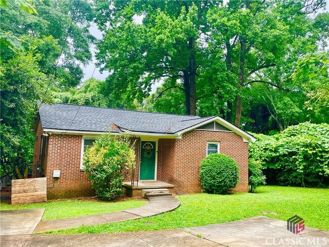 property at 135 Appleby Dr