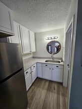 7900 S Orange Blossom Trl, Unit #2037 in Orlando, FL - Building Photo - Building Photo