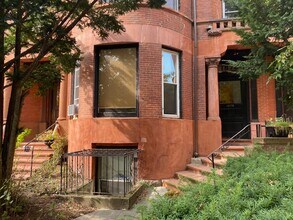 1878 Beacon St, Unit 2 in Brookline, MA - Foto de edificio - Building Photo