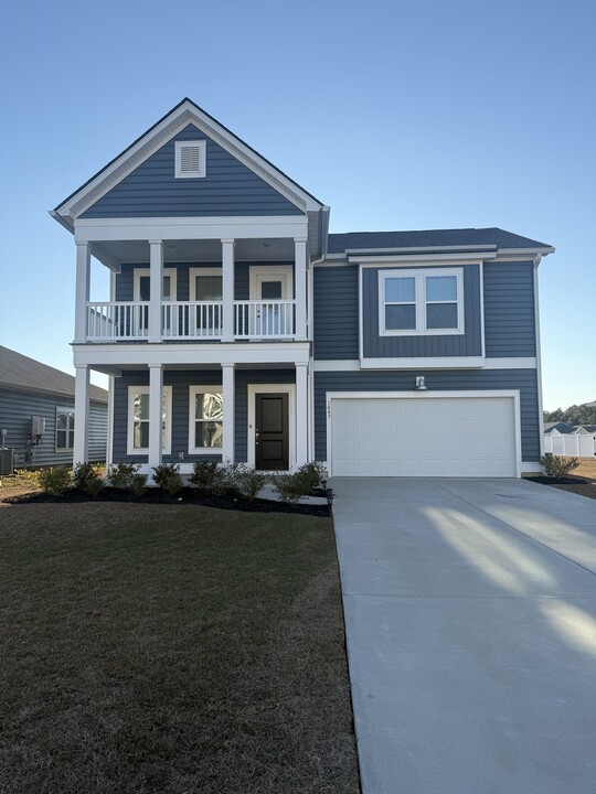 1043 Harbison Cir in Myrtle Beach, SC - Building Photo