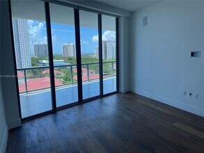 3250 NE 188th St, Unit 902 in Aventura, FL - Building Photo - Building Photo