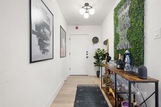 1212 Guadalupe St in Austin, TX - Building Photo - Building Photo