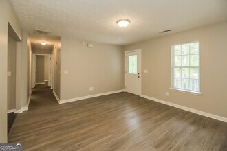8303 Lakeview Dr SW in Covington, GA - Building Photo - Building Photo