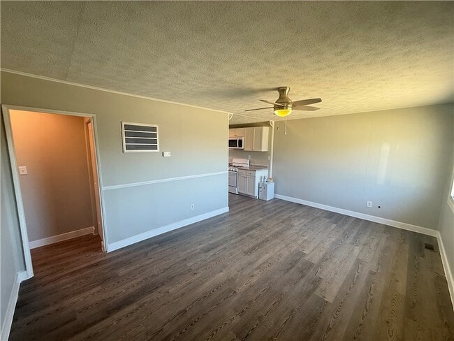 612 Kirkwood Dr in Fairborn, OH - Foto de edificio - Building Photo