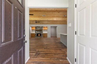 21 Riverbank Dr in Spring, TX - Building Photo - Building Photo