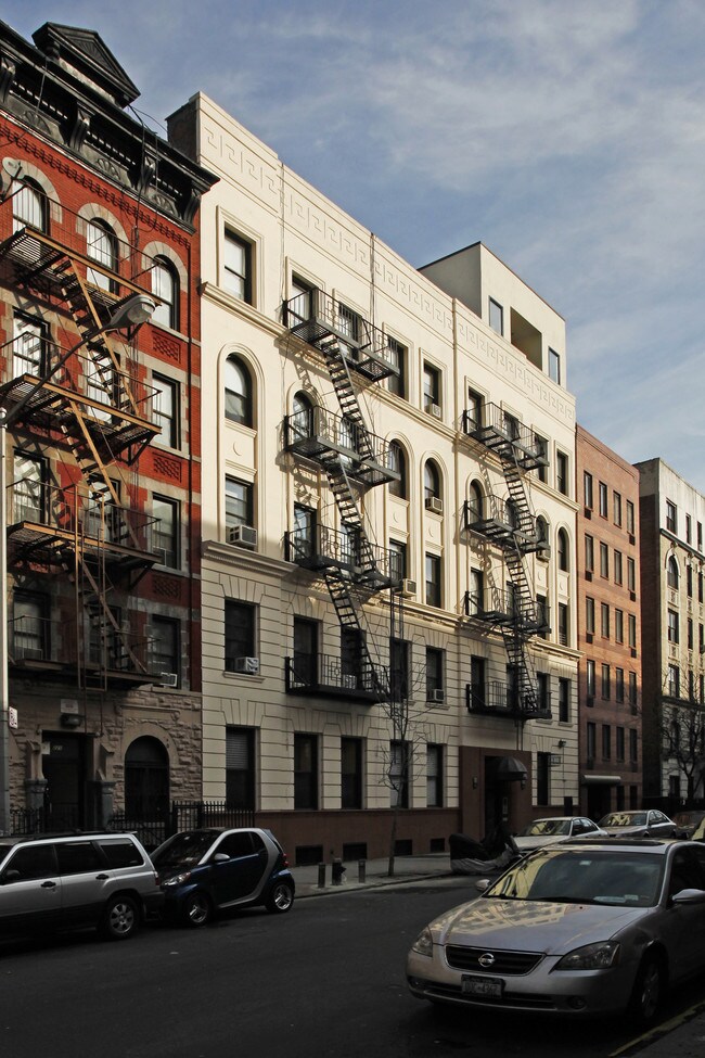 215 W 105th St in New York, NY - Building Photo - Building Photo
