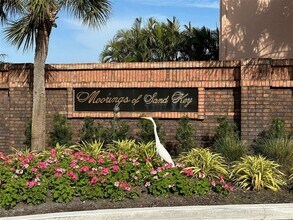 202 Sand Key Estates Dr in Clearwater, FL - Building Photo - Building Photo