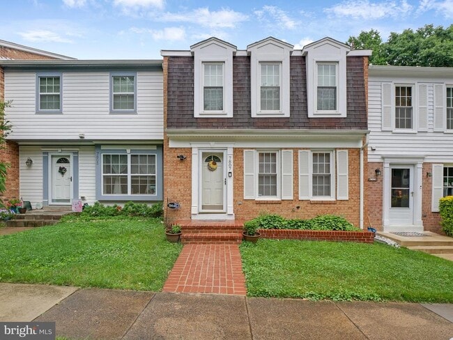 property at 7807 Groveland Square
