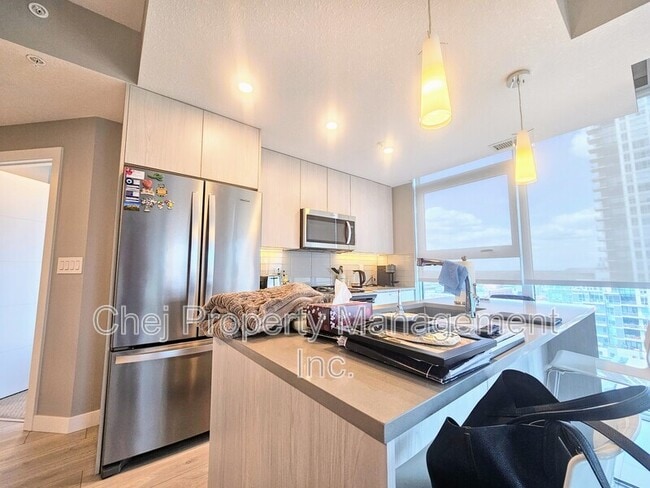 10180-10103 103 St NW in Edmonton, AB - Building Photo - Building Photo