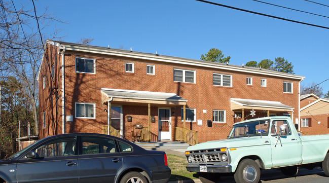 2008 Jersey Ave in Durham, NC - Foto de edificio - Building Photo