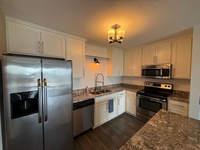 26 W 10th St in St. Paul, MN - Building Photo - Building Photo