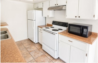 6601 Silverstream Ave in Las Vegas, NV - Building Photo - Building Photo