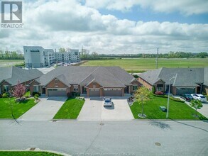 1041 Branoff St in Lasalle, ON - Building Photo - Building Photo