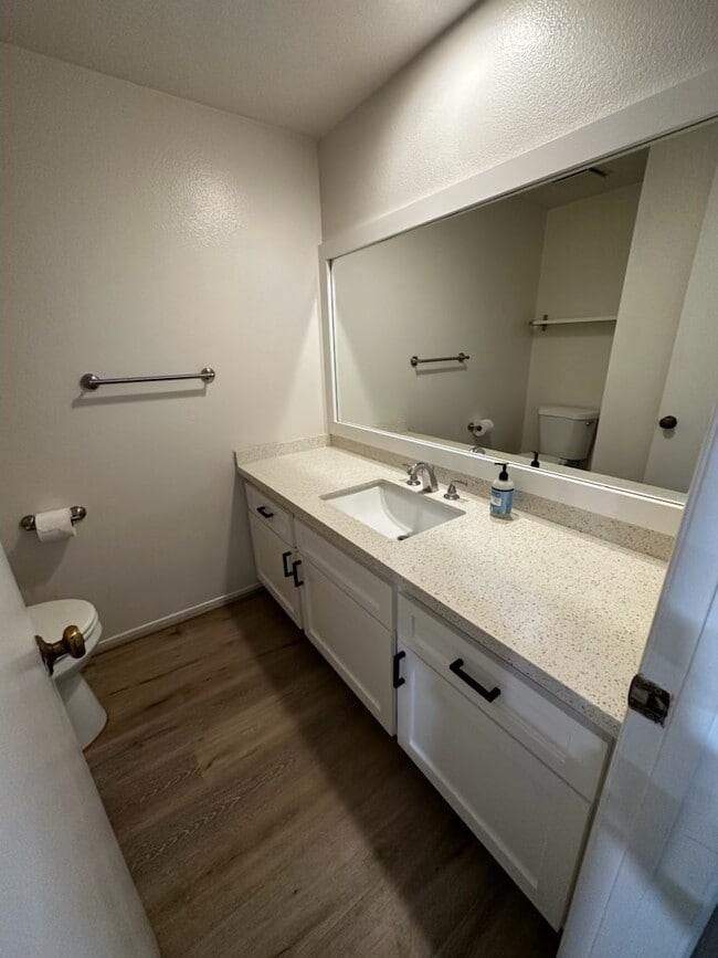 2424 Santa Ana Ave in Costa Mesa, CA - Building Photo - Building Photo