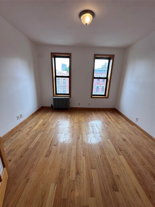 804 Grand St in Brooklyn, NY - Building Photo
