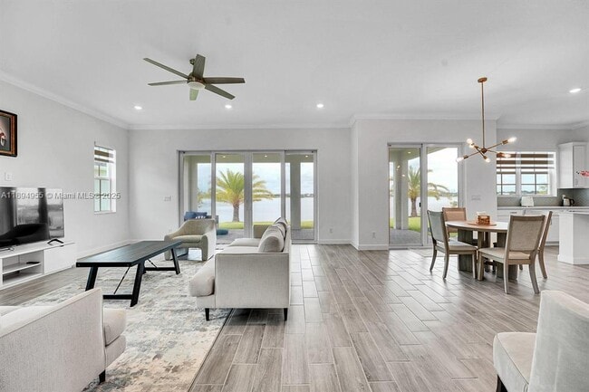 983 Hookline Cir in Loxahatchee, FL - Building Photo - Building Photo