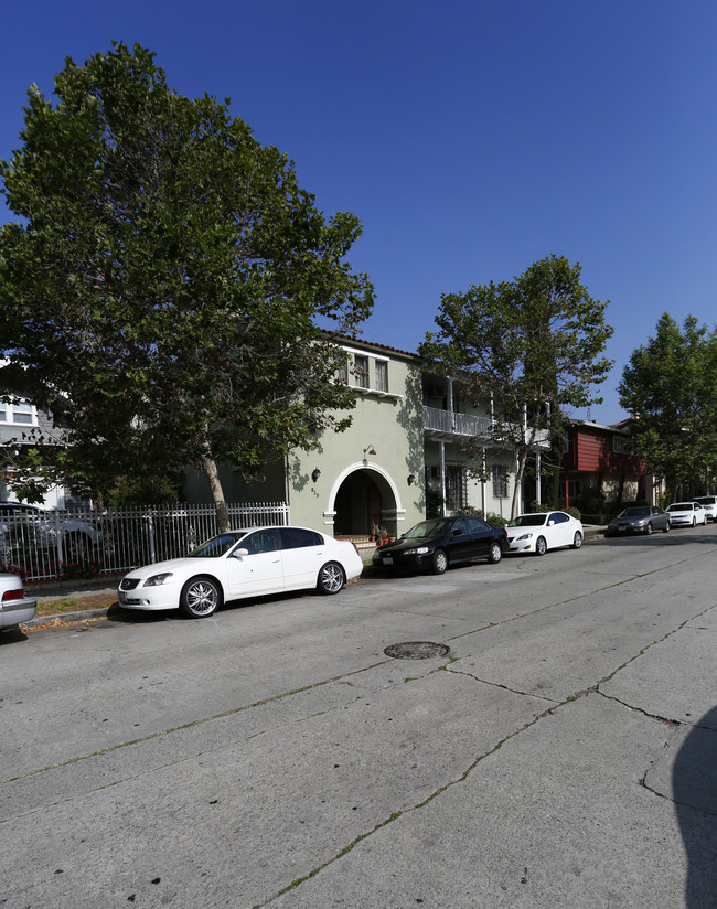 839 S Gramercy Pl in Los Angeles, CA - Foto de edificio - Building Photo