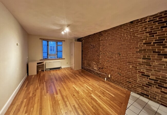 12 Mt Auburn St, Unit 6 in Cambridge, MA - Building Photo - Building Photo