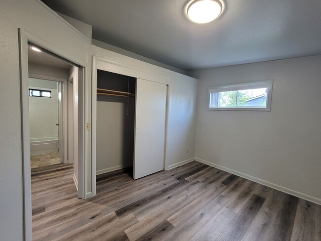 2264 Devos St in Eugene, OR - Building Photo - Building Photo