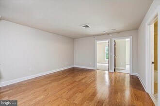3 N Sycamore St, Unit B in Newtown, PA - Building Photo - Building Photo