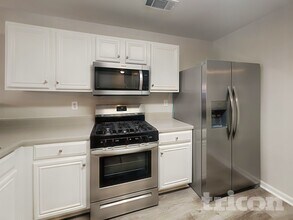 128 Hidden Creek Dr in Canton, GA - Building Photo - Building Photo