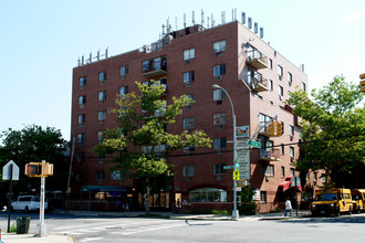 158-13 72nd Ave in Flushing, NY - Building Photo - Building Photo