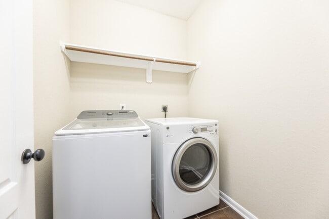 property at 6011 Baileys Run Ln