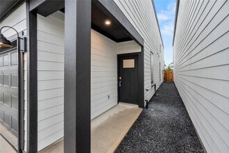 3217 Rainwood Gate Dr in Houston, TX - Building Photo - Building Photo