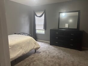 1207 Summerfield Ln E in Creedmoor, NC - Foto de edificio - Building Photo