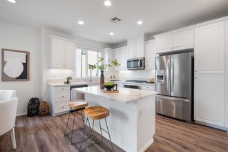 2325 Verano Way in Vista, CA - Building Photo - Building Photo