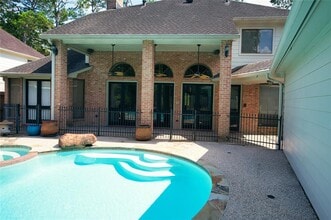 15834 S Barkers Landing Rd in Houston, TX - Building Photo - Building Photo