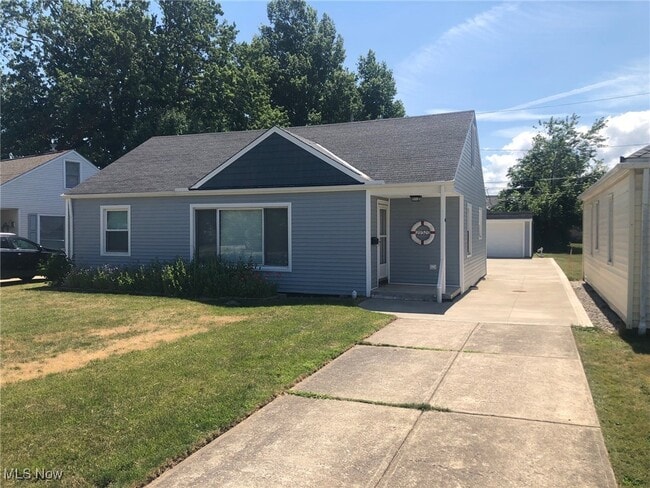 property at 29520 Cresthaven Dr