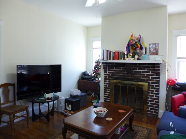 14 Wallingford Rd in Boston, MA - Building Photo - Building Photo