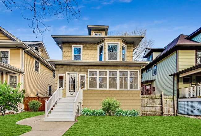 3747 N Kostner Ave, Unit 2