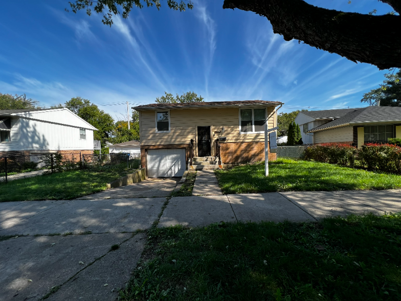 13229 S Rhodes Ave in Chicago, IL - Building Photo