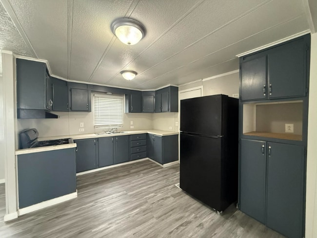 property at 1236 N Oaklane Rd